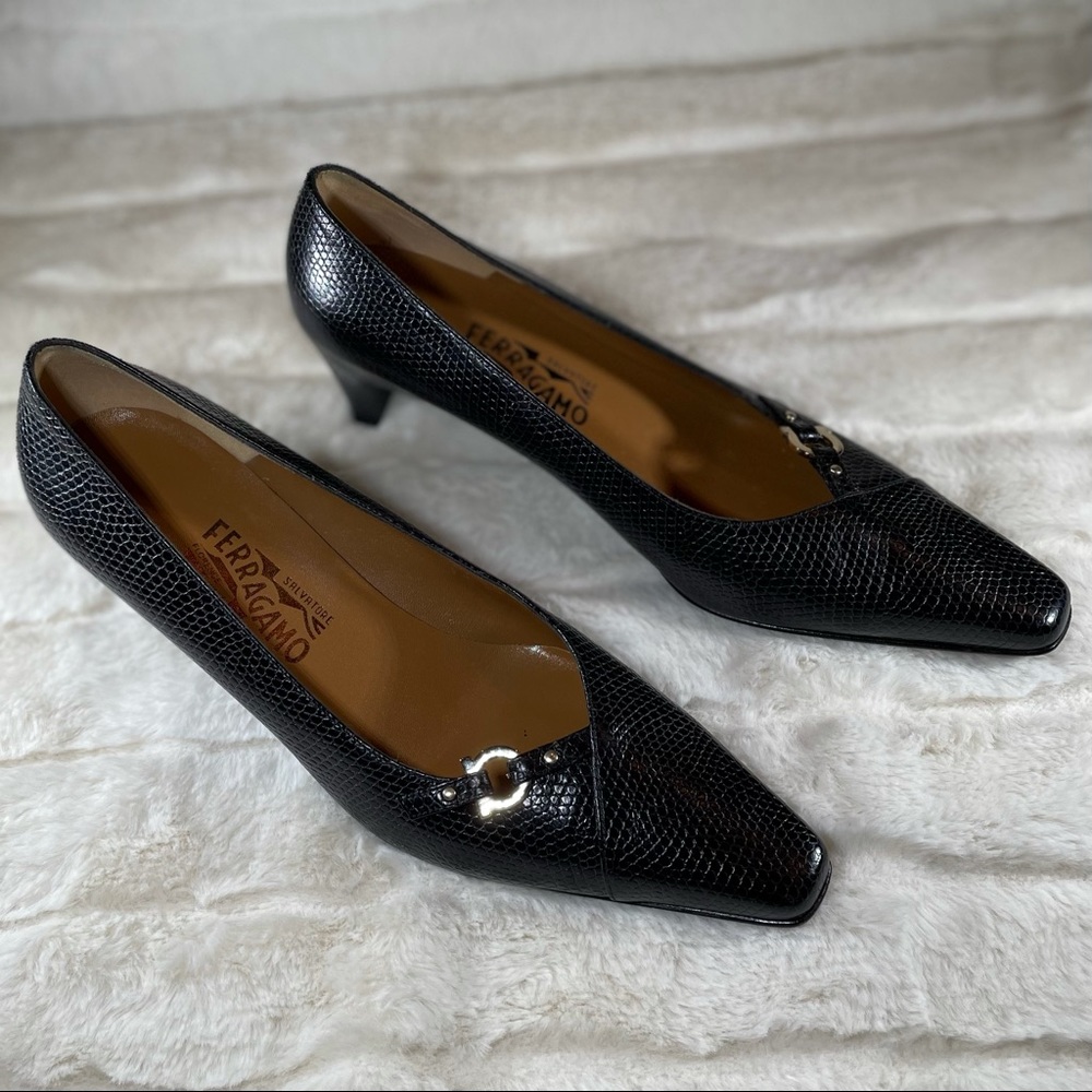 EUC! Salvatore Ferragamo Leather Black Pumps